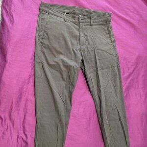 Outlier Futuredarts - 32 Dusty Olive